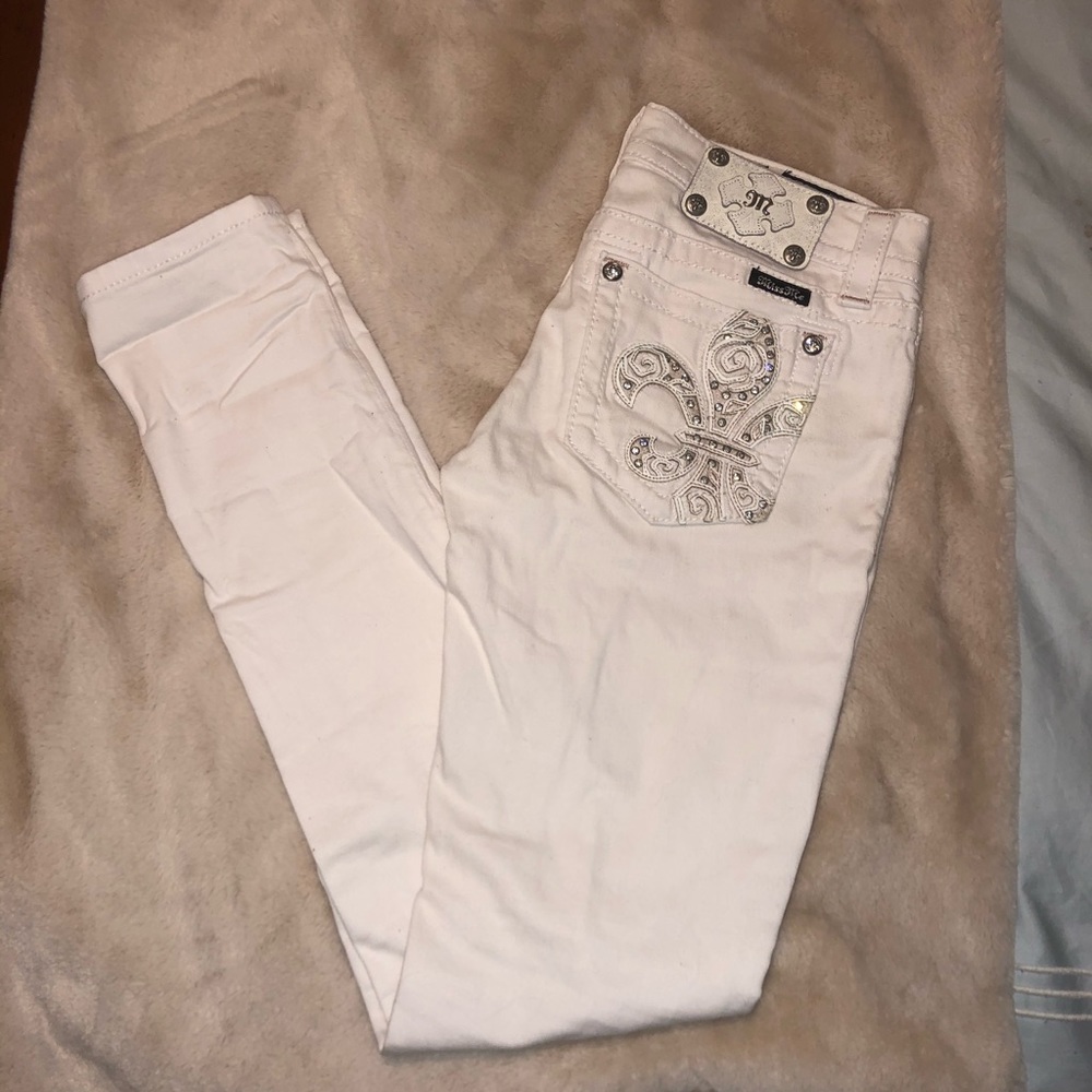 Miss Me Signature Skinny Jeans in White 27